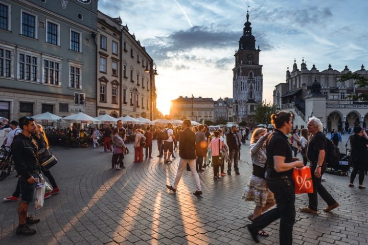 Co daje Cudzoziemcowi karta stałego pobytu i jak ją uzyskać?